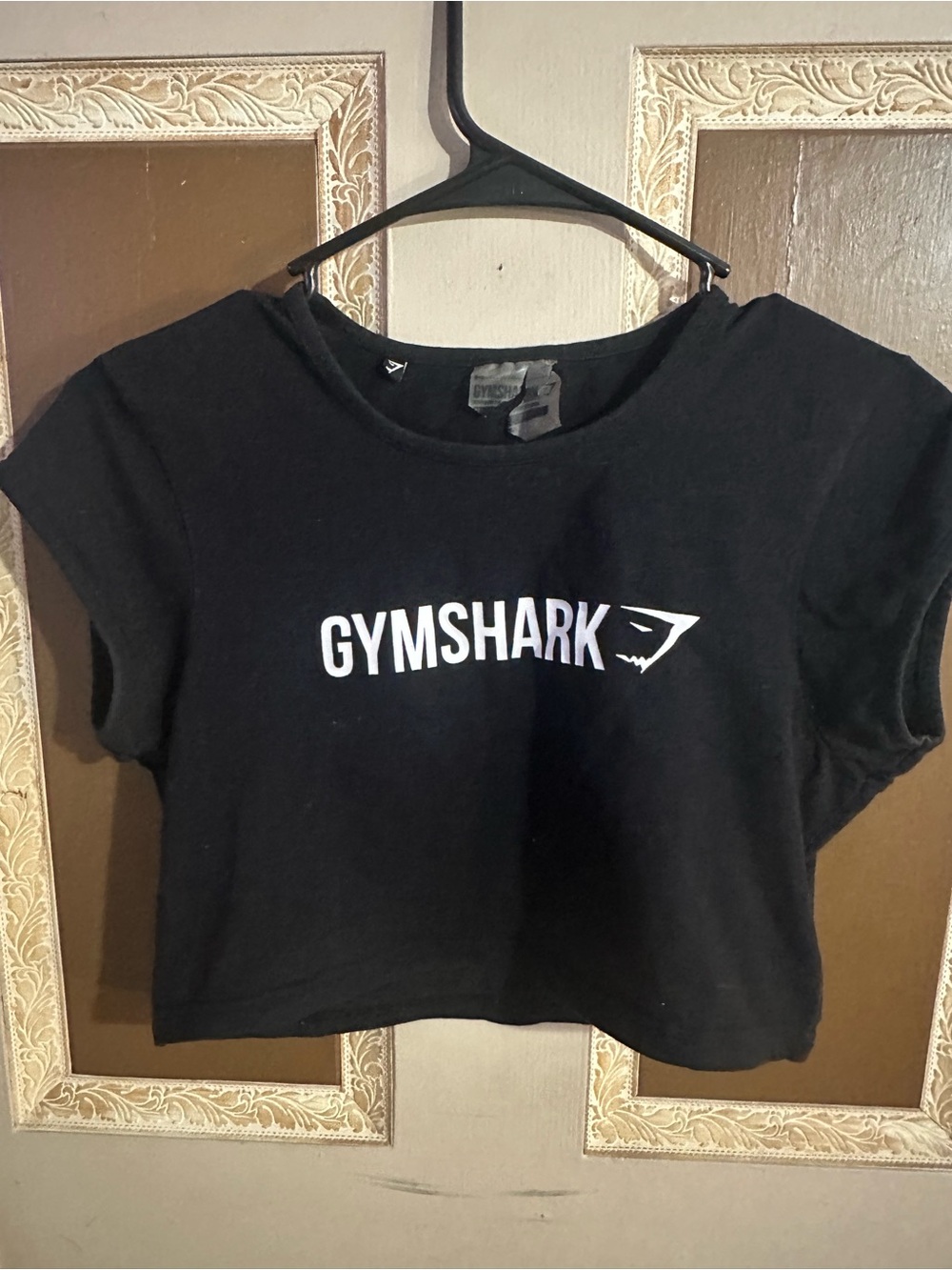 Gymshark Black Cropped Logo Tee for Women